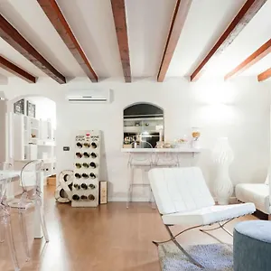 Moscova Luxury Oda ve Kahvaltı Milano